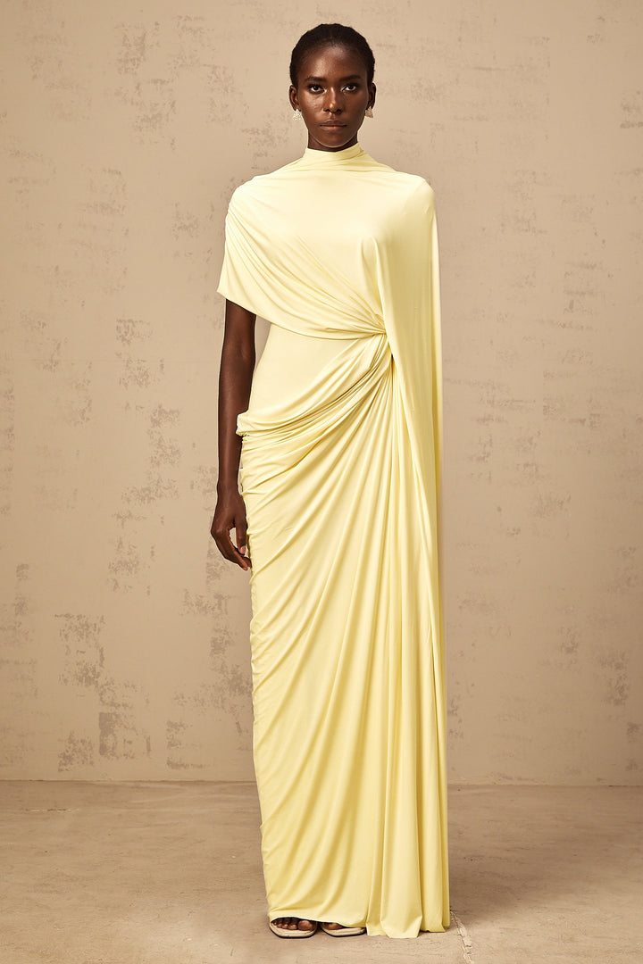 Elegante Abito Lungo Cappa Asimmetrica Drappeggiata