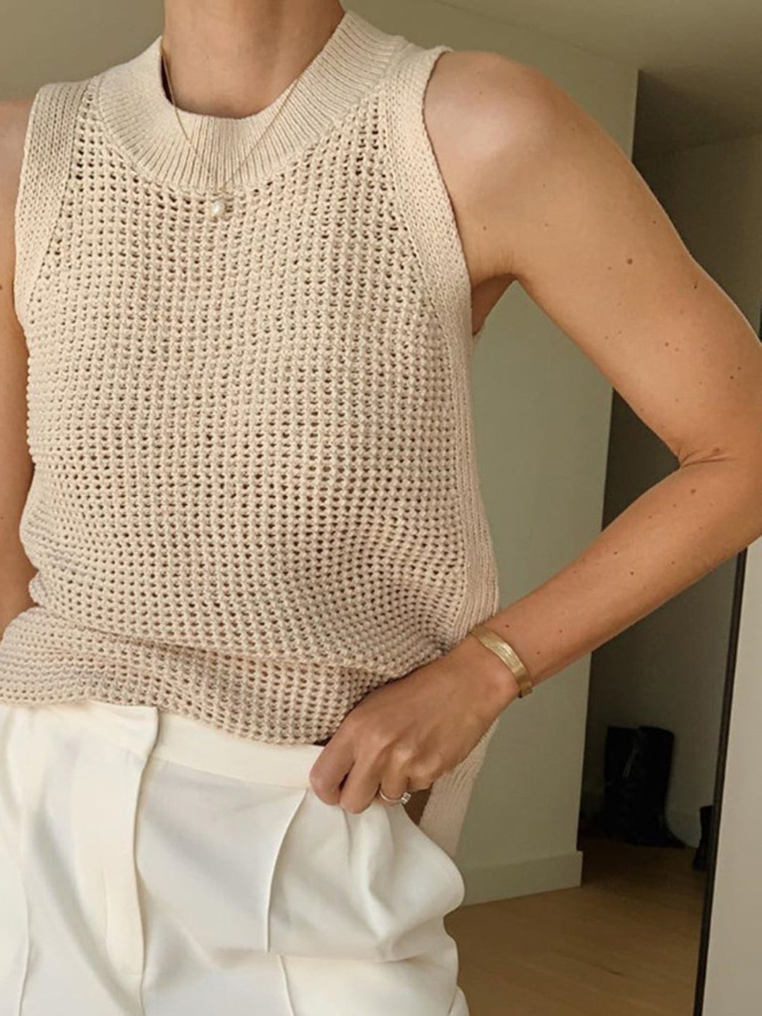 Canotta elegante in maglia a trama traforata – Girocollo, vestibilità aderente