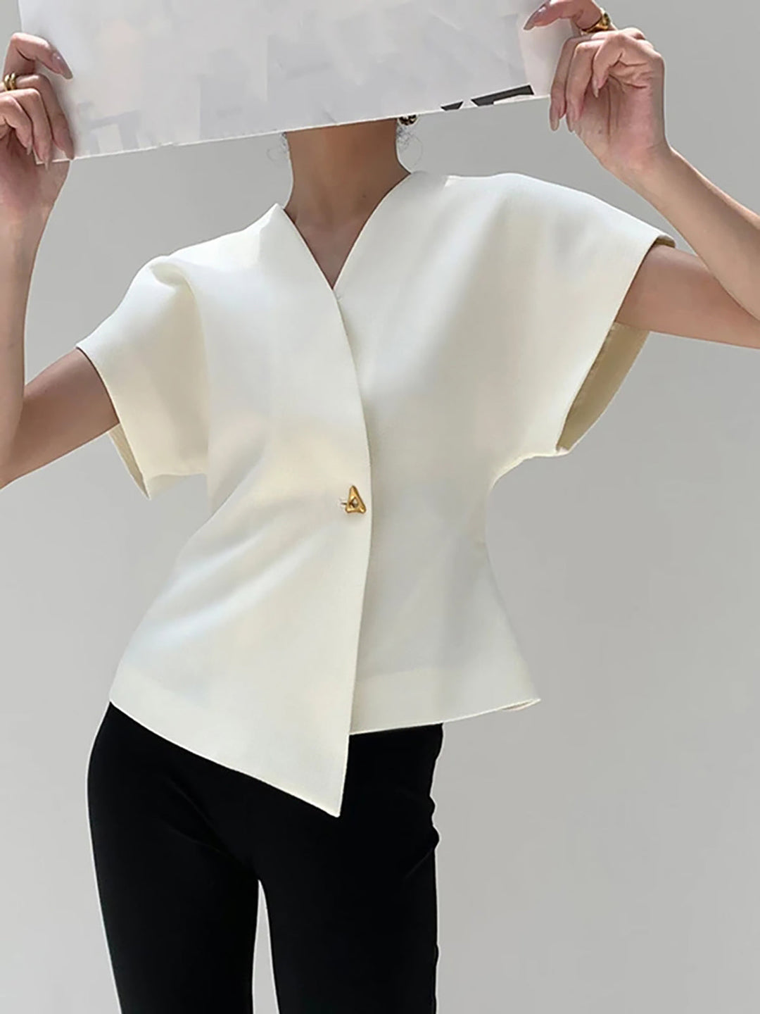 Camicetta morbida e alla moda con scollo a V e bottoni