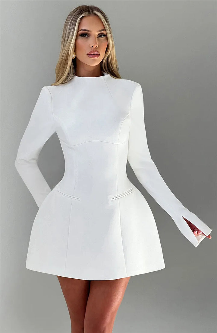 Abito corto con collo alto e maniche lunghe Elara White