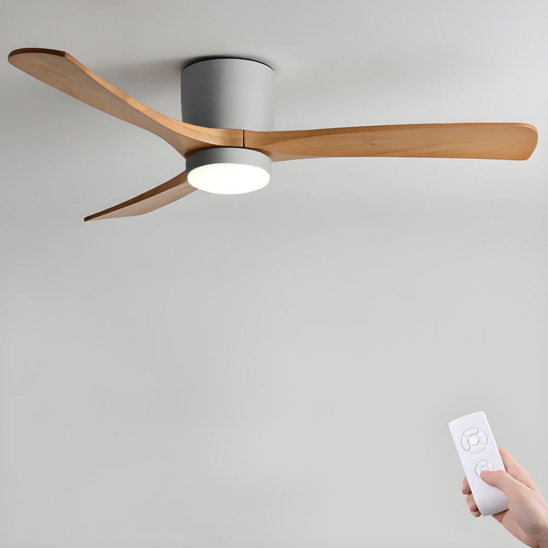 Ventilatore a Soffitto in Legno d'Acero con Luce Integrata – Design Scandinavo