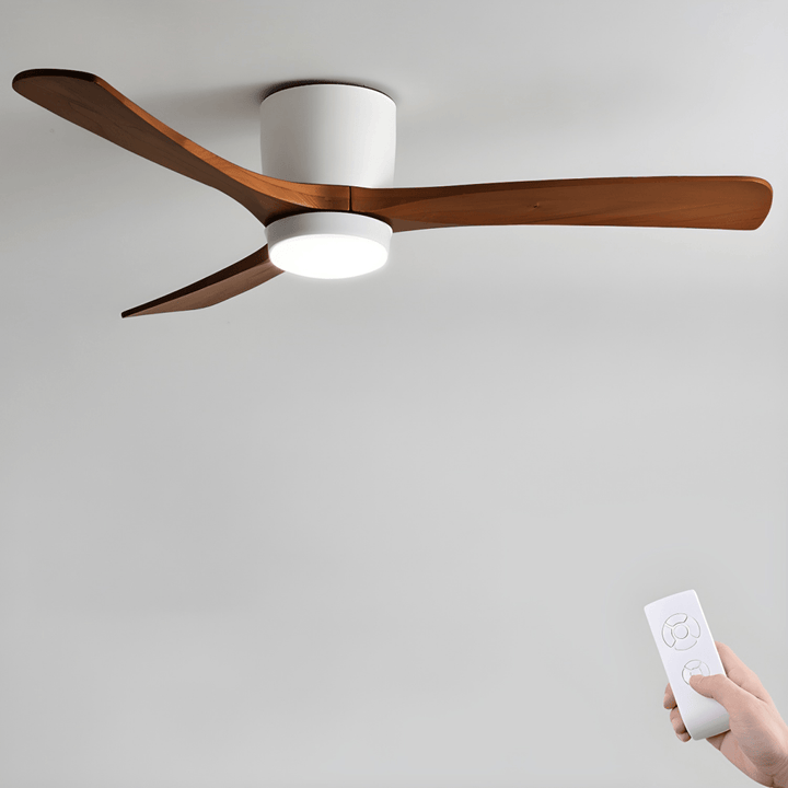 Ventilatore a Soffitto in Legno d'Acero con Luce Integrata – Design Scandinavo