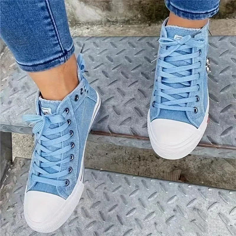 Sneakers Donna in Denim dal Design Urbano