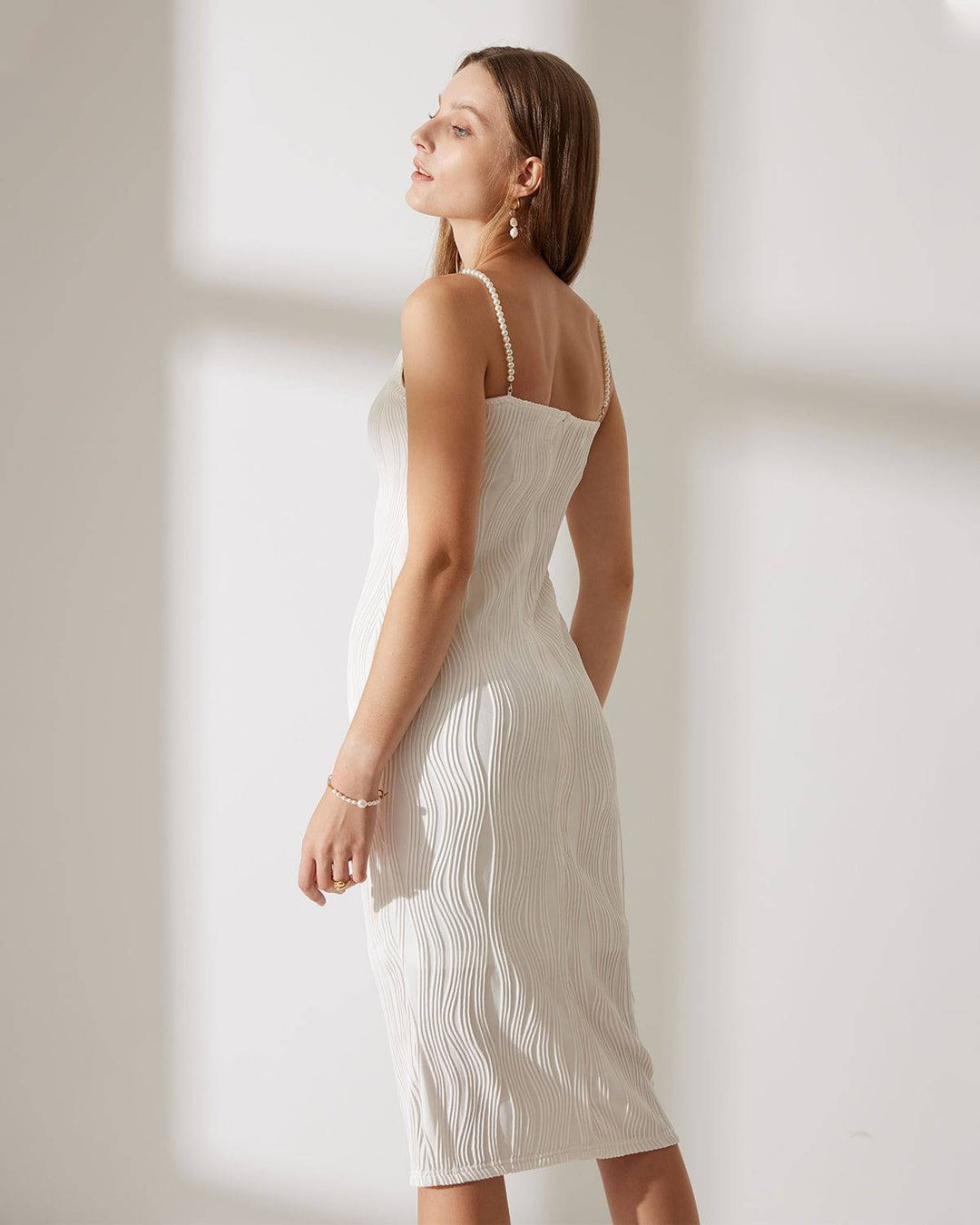 Abito estivo midi con spalline e texture a increspature d'acqua