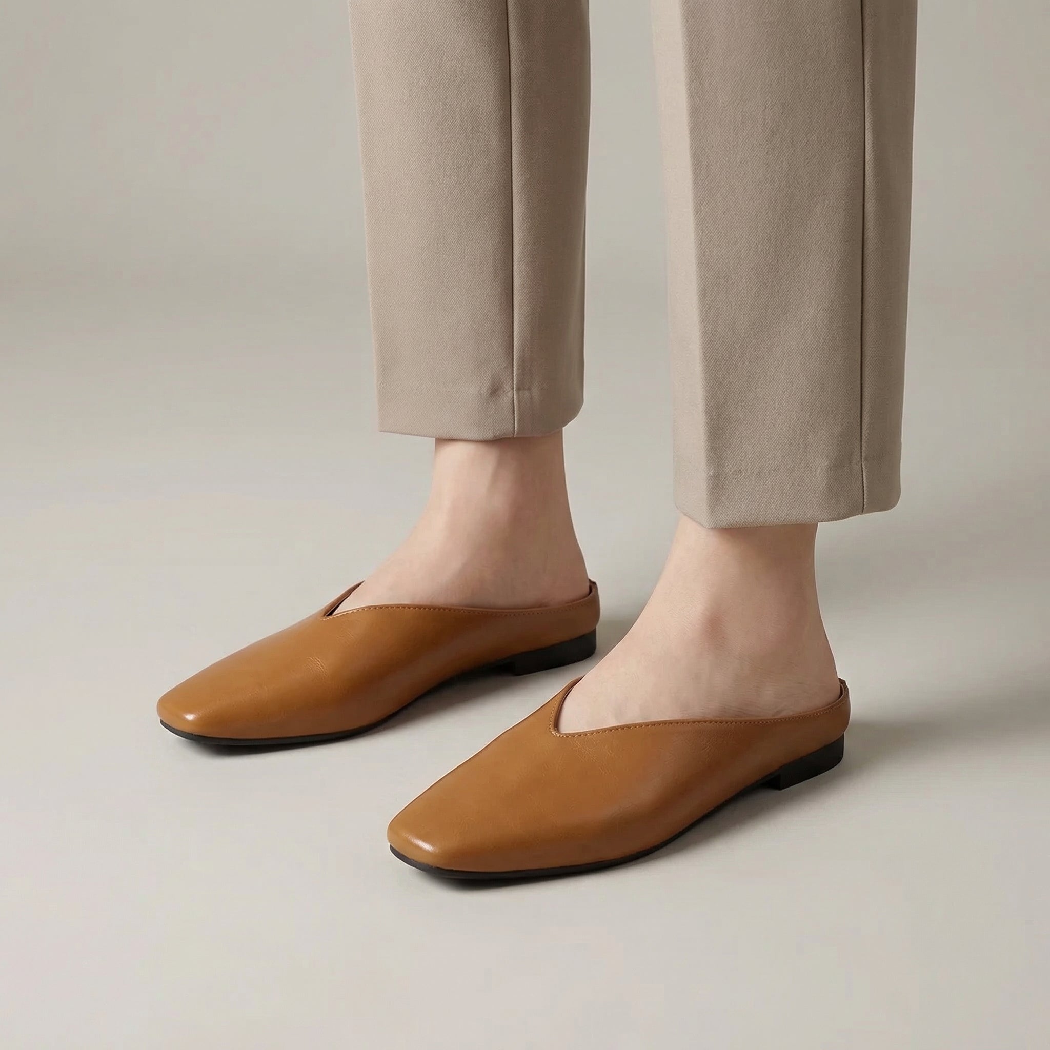 Essenziale Mules Donna Punta Quadrata Pelle Slip-On