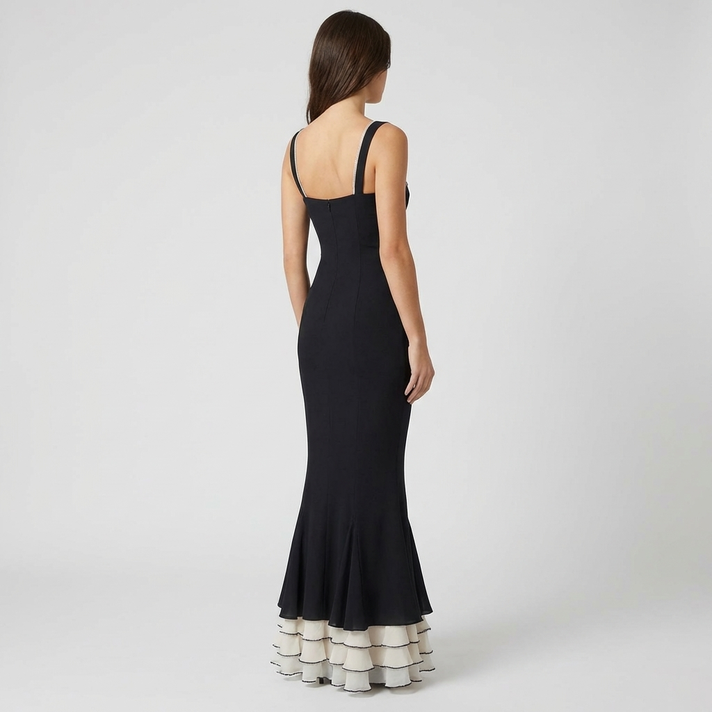 Elegante Abito Lungo Nero Scollo Cuore Donna
