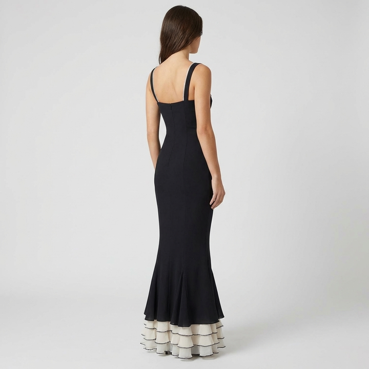 Elegante Abito Lungo Nero Scollo Cuore Donna