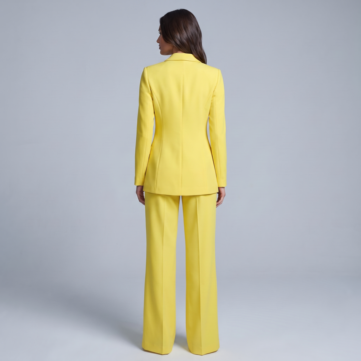 Tailleur Donna Elegante con Blazer Strutturato e Pantalone Dritto