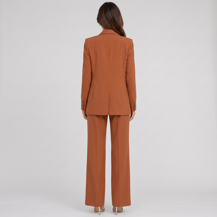 Tailleur Donna Suit con Blazer Strutturato e Pantalone a Vita Alta