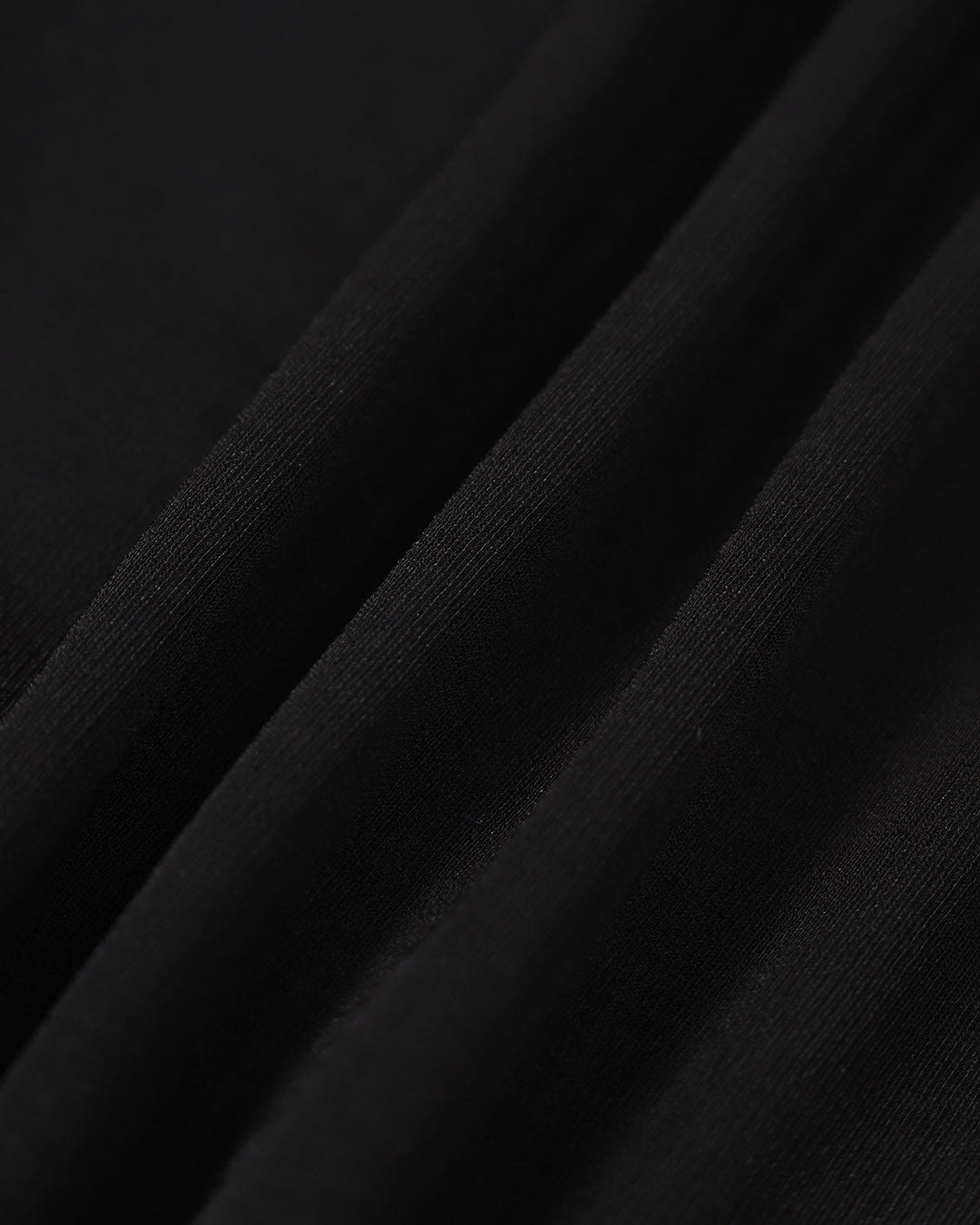 Elegante Abito Lungo Nero Scollo Cuore Donna