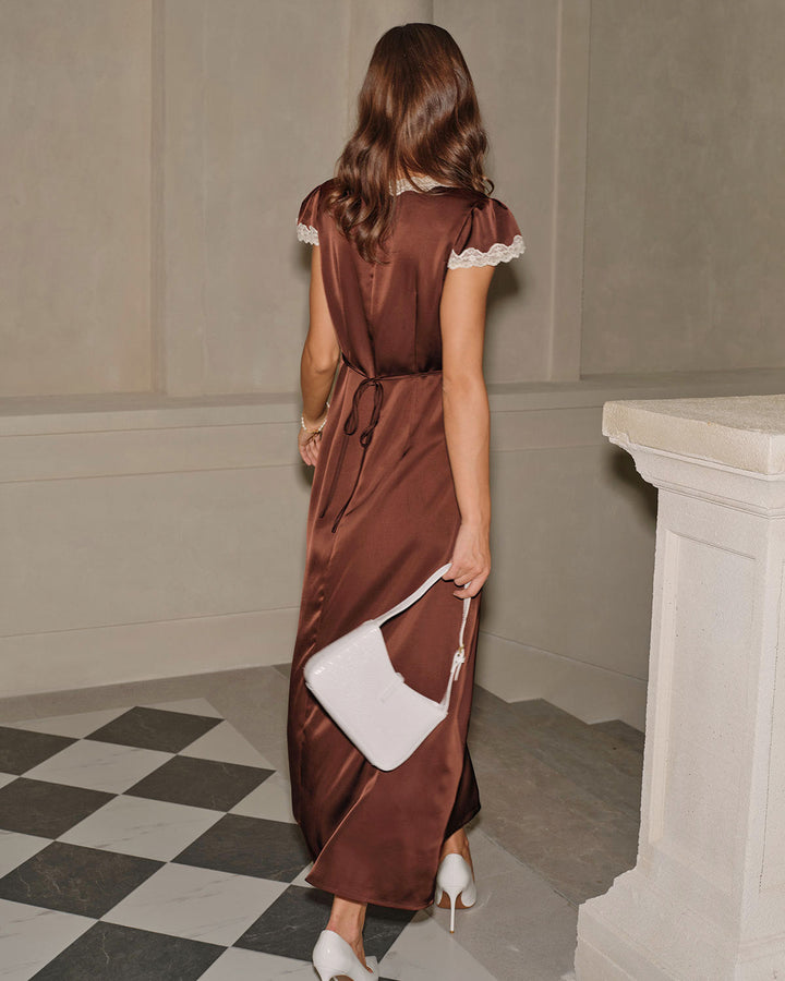 Abito lungo in raso marrone con scollo a V e pizzo